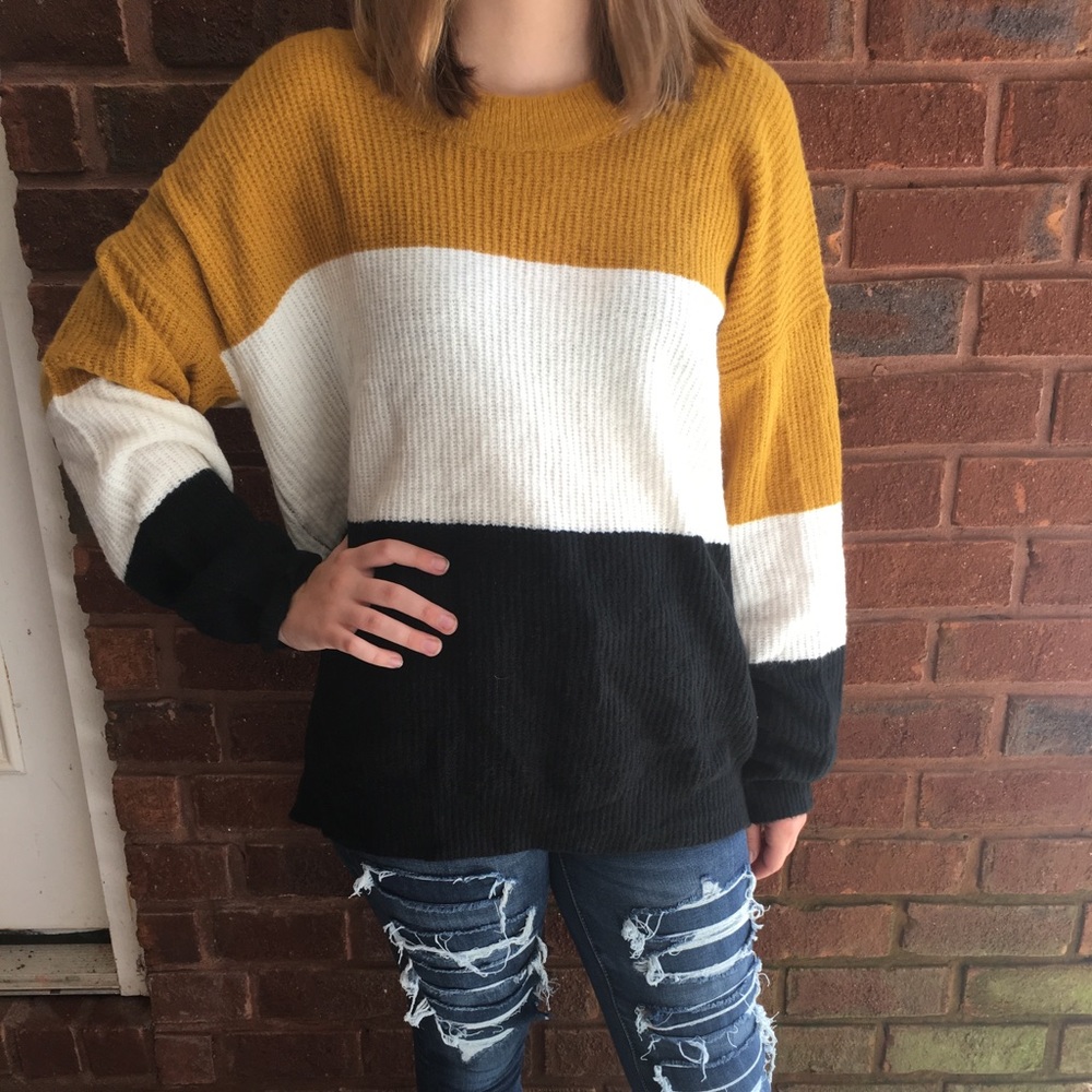Fashion Nova Sweater (Black White & Gold)